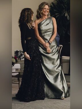 Glamorous One-Shoulder Metallic Gown Feriani